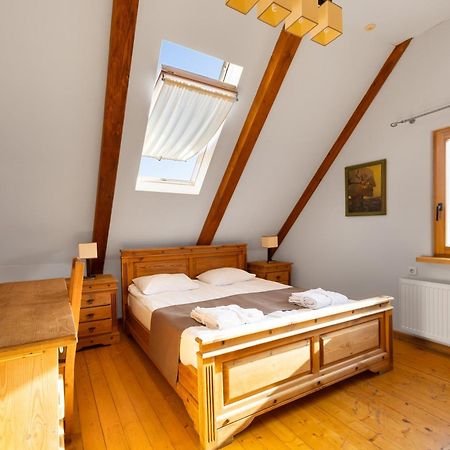 Korunka Hotel Tatariv Eksteriør billede