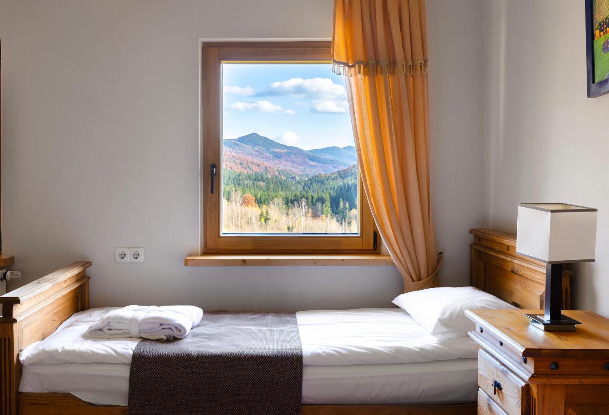 Korunka Hotel Tatariv Eksteriør billede
