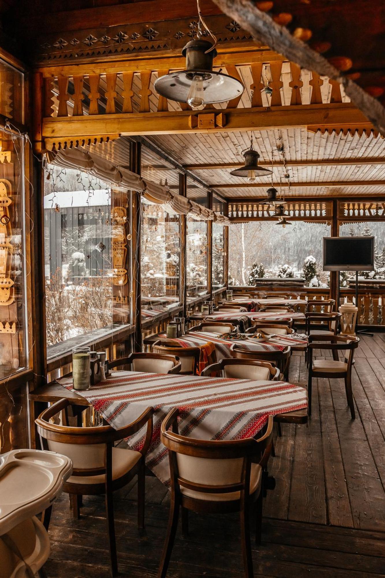 Korunka Hotel Tatariv Eksteriør billede